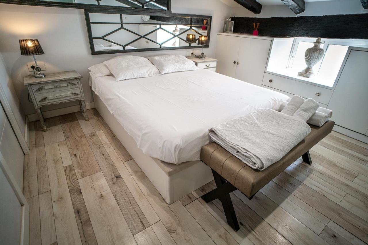 Atico Con Terraza Y Jacuzzi En El Centro Apartment บาเลนเซีย ห้อง รูปภาพ