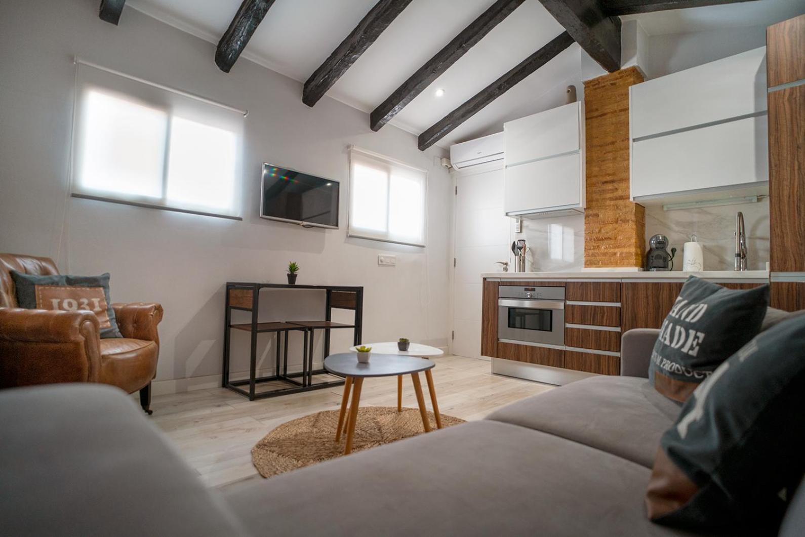 Atico Con Terraza Y Jacuzzi En El Centro Apartment บาเลนเซีย ห้อง รูปภาพ