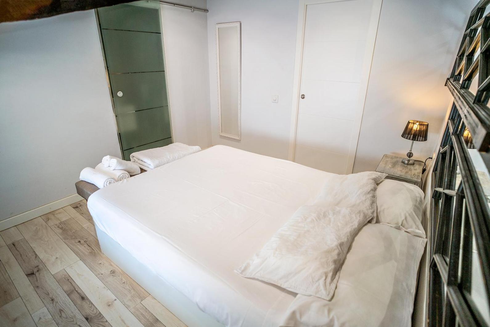 Atico Con Terraza Y Jacuzzi En El Centro Apartment บาเลนเซีย ห้อง รูปภาพ