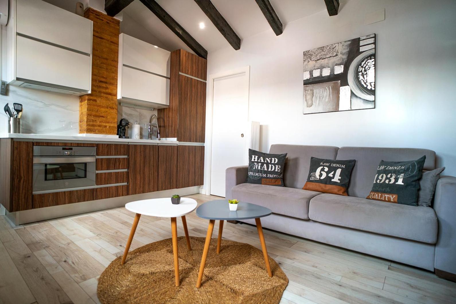 Atico Con Terraza Y Jacuzzi En El Centro Apartment บาเลนเซีย ห้อง รูปภาพ