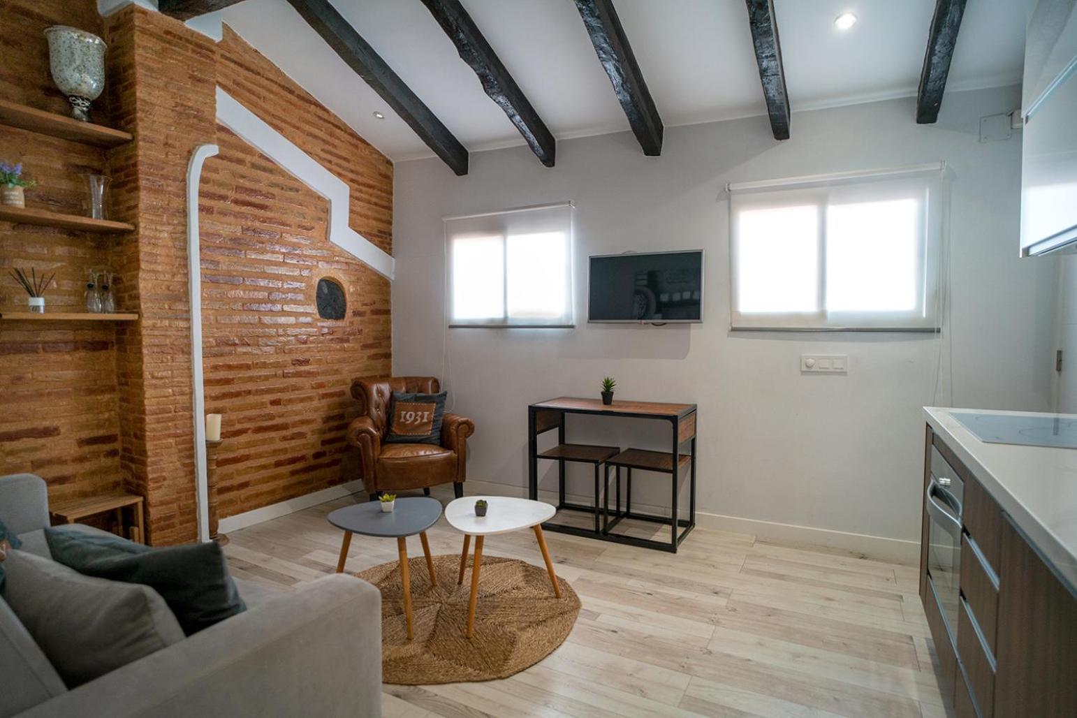 Atico Con Terraza Y Jacuzzi En El Centro Apartment บาเลนเซีย ห้อง รูปภาพ